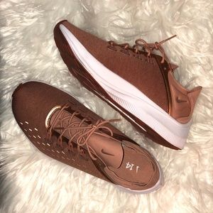 LIKE NEW Women’s NIKE EXP-X14 Running Shoes